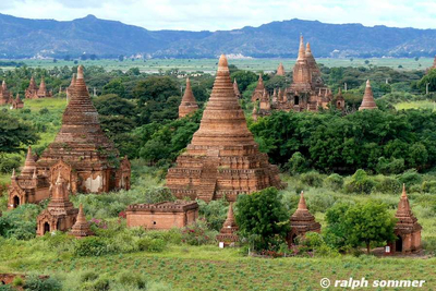 Tempelfeld in Bagan