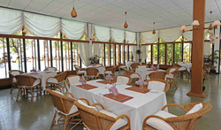 Thande Beach Hotel - Restaurant