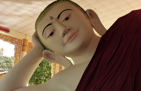liegender Buddha