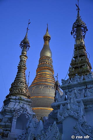 Stupa morgens