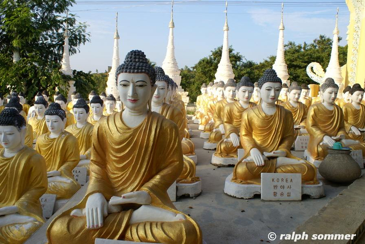 sitzende Buddhas