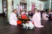 Novizinnen im Ydanar Manaung Kloster, Myanmar
