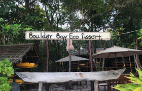 Außenbereich Boulder Bay Eco Resort Mergui Archipel Myanmar