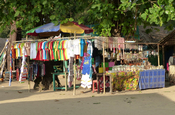T-Shirt Shop bei Dawei, Myanmar