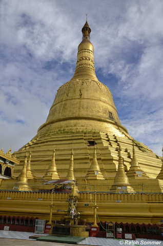 Shwemadaw Pagode in Bago, Myanmar