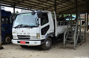 Truck mit Ladefläche auf Weg zum Goldenem Felsen, Myanmar