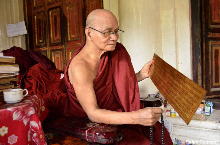 Mönch in Yadanarborn Kloster, Myanmar